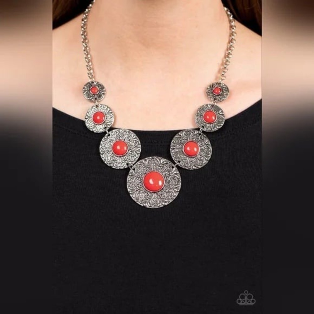 Paparazzi Accessories necklace and earring set